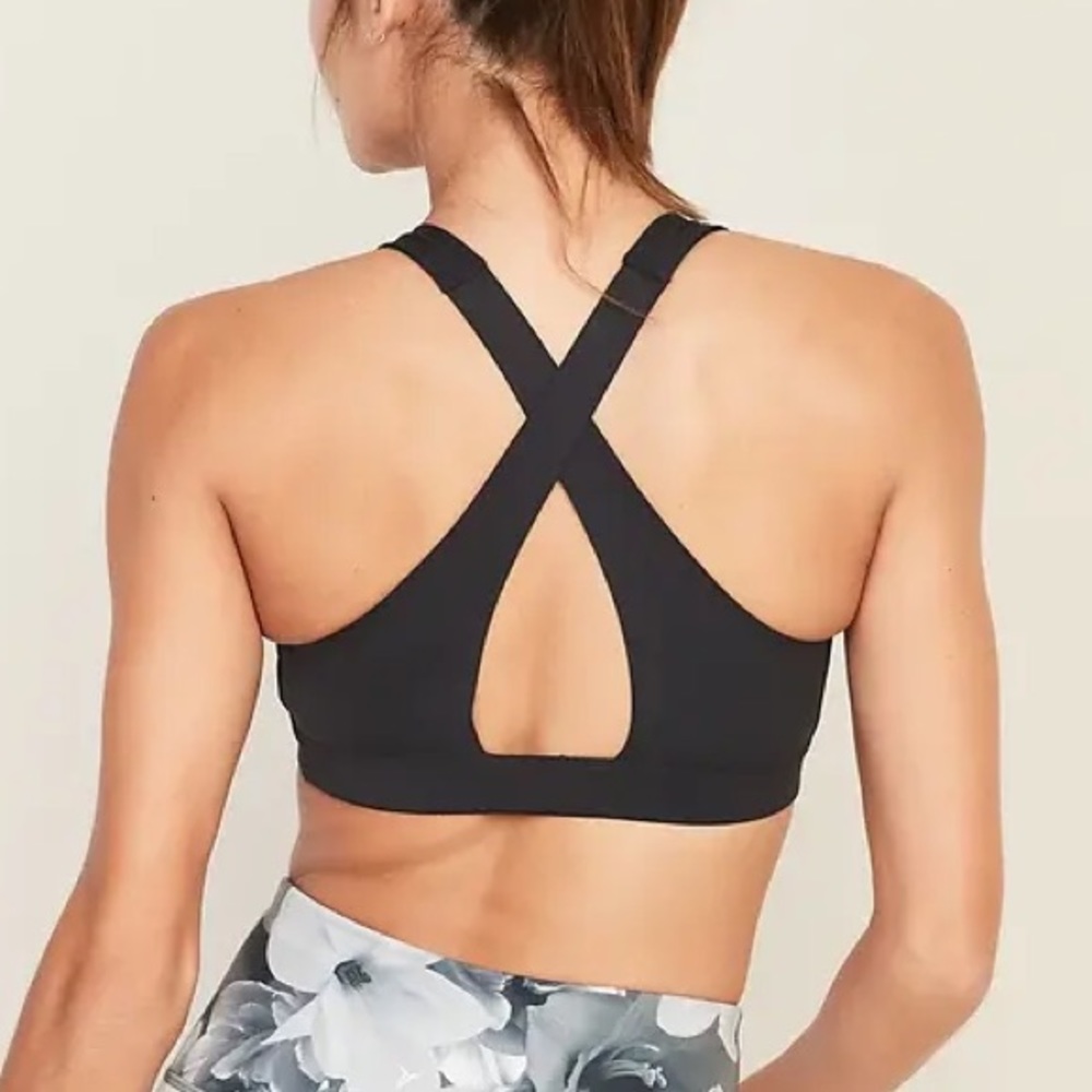 Old Navy - Medium Support Powersoft Cross-Back Cu… - image 1